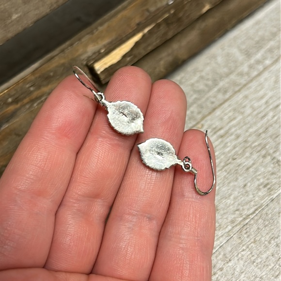 Sterling silver great shape stamped 925 black onyx French wire earrings - Picture 5 of 6